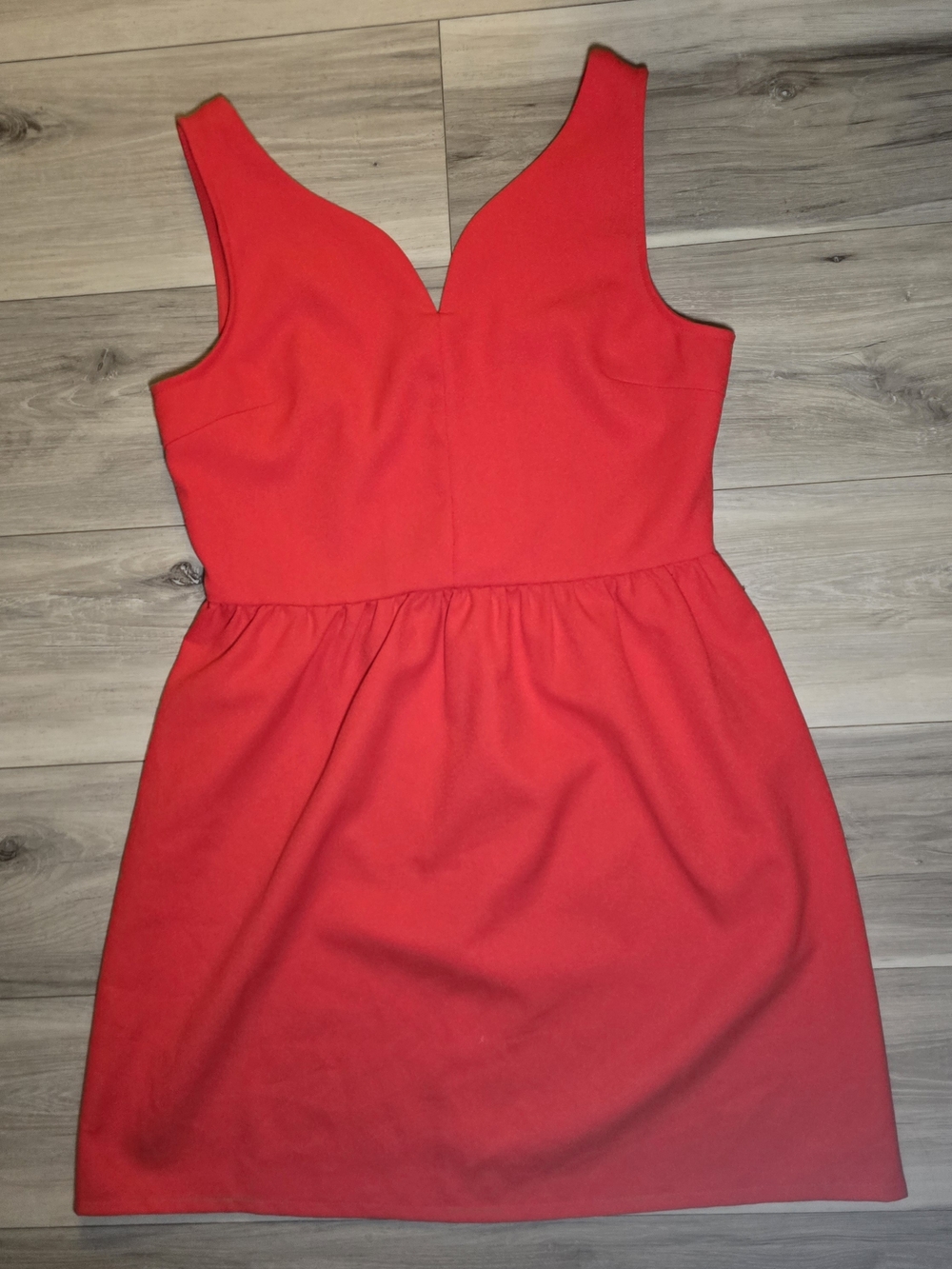 Women's Red V-Neck Sleeveless Mini Dress